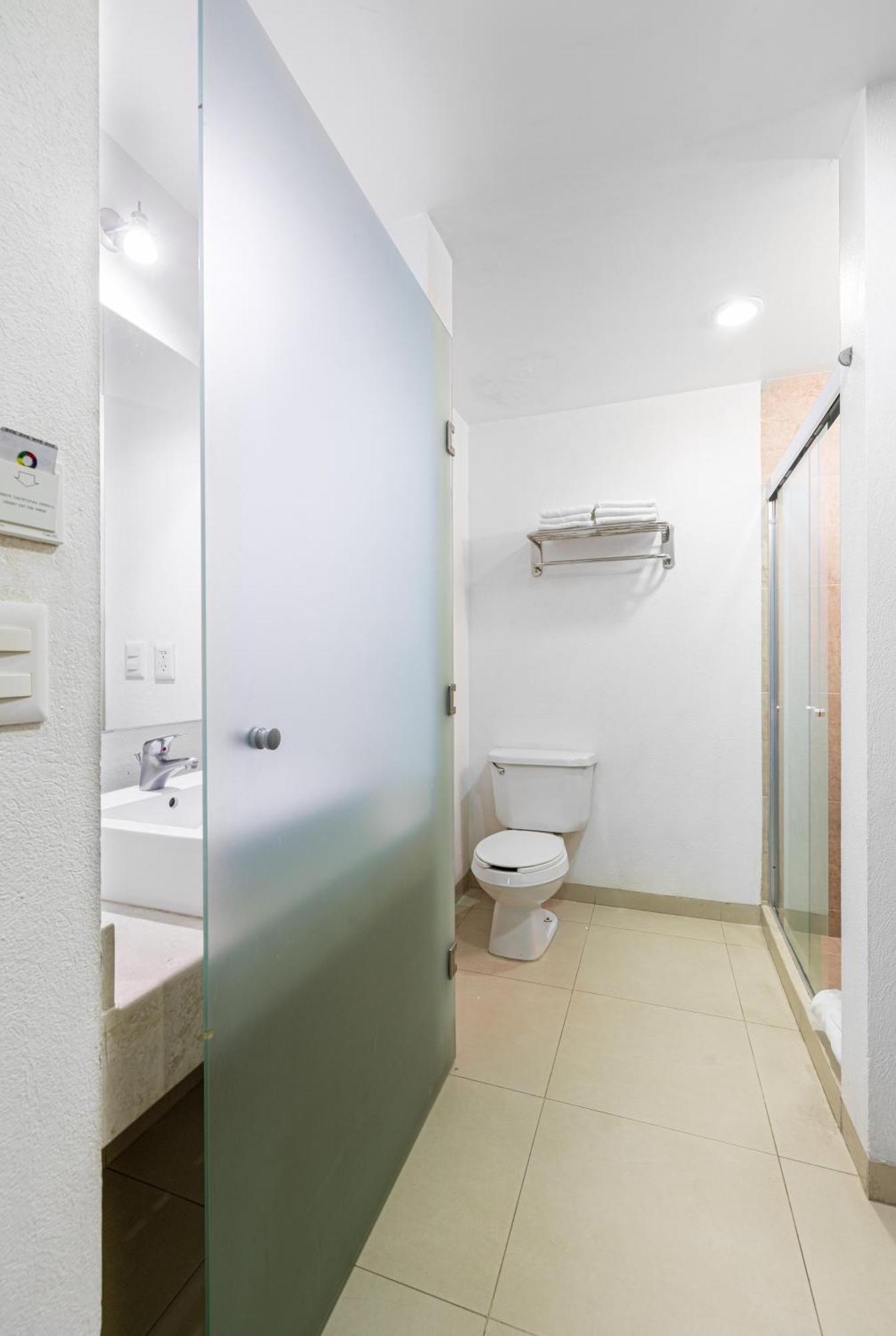 Hotel Mexico Plaza Silao Aeropuerto Dış mekan fotoğraf